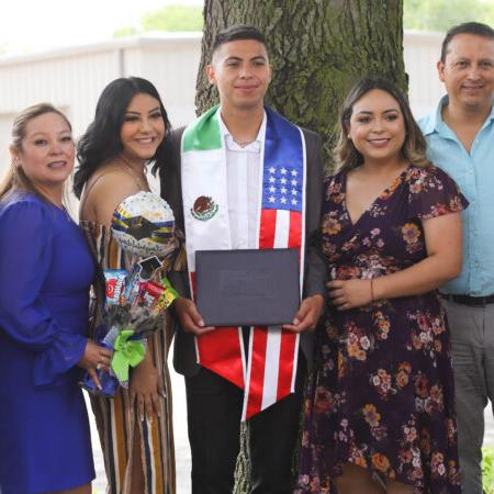 Graduate and family non header